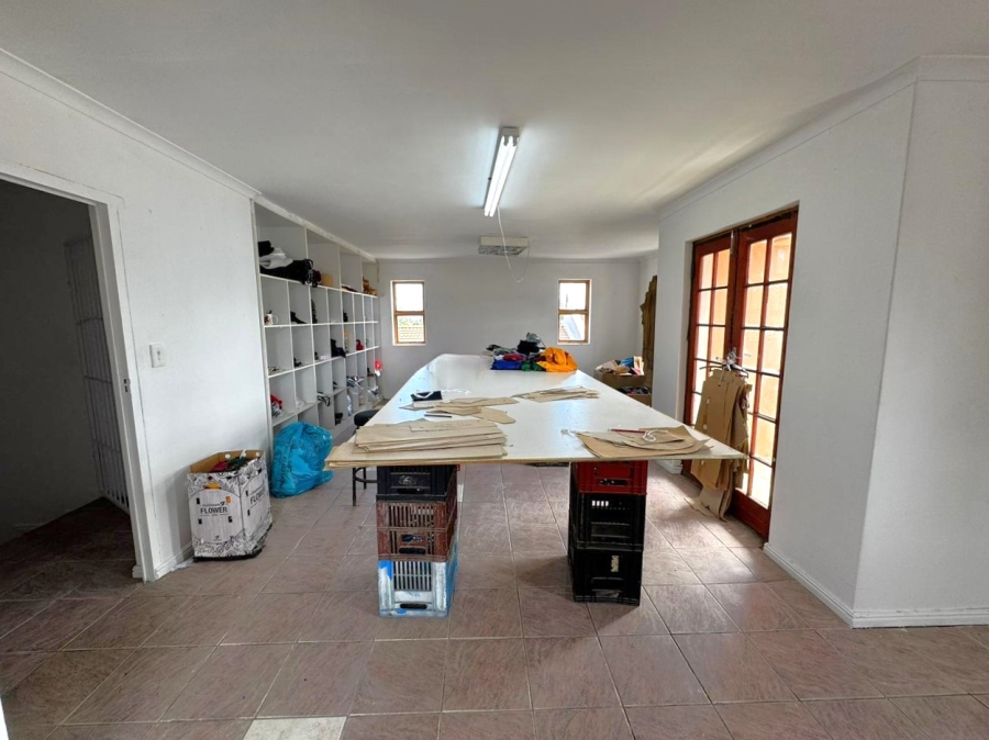 4 Bedroom Property for Sale in Croydon Western Cape